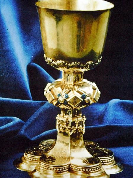 Az egri bazilika kincstára : Ötvösmunkák és liturgikus ruhák I.