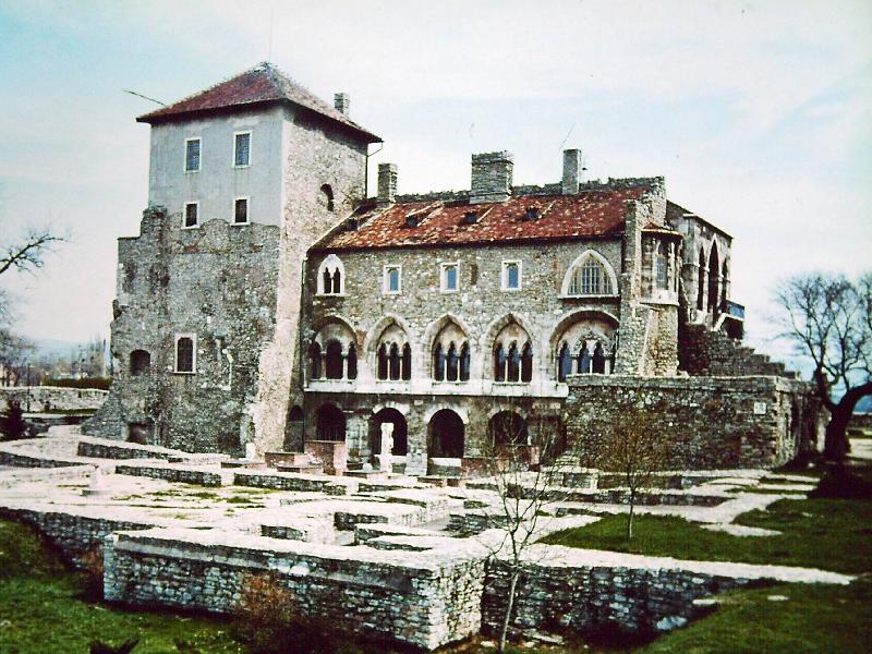 Tata - vár
