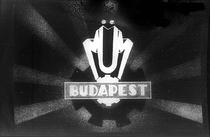 A női ruha viselet kortörténete